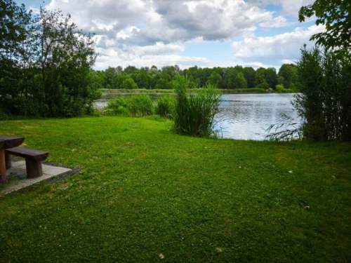 Lovné místo 5 s chatkou